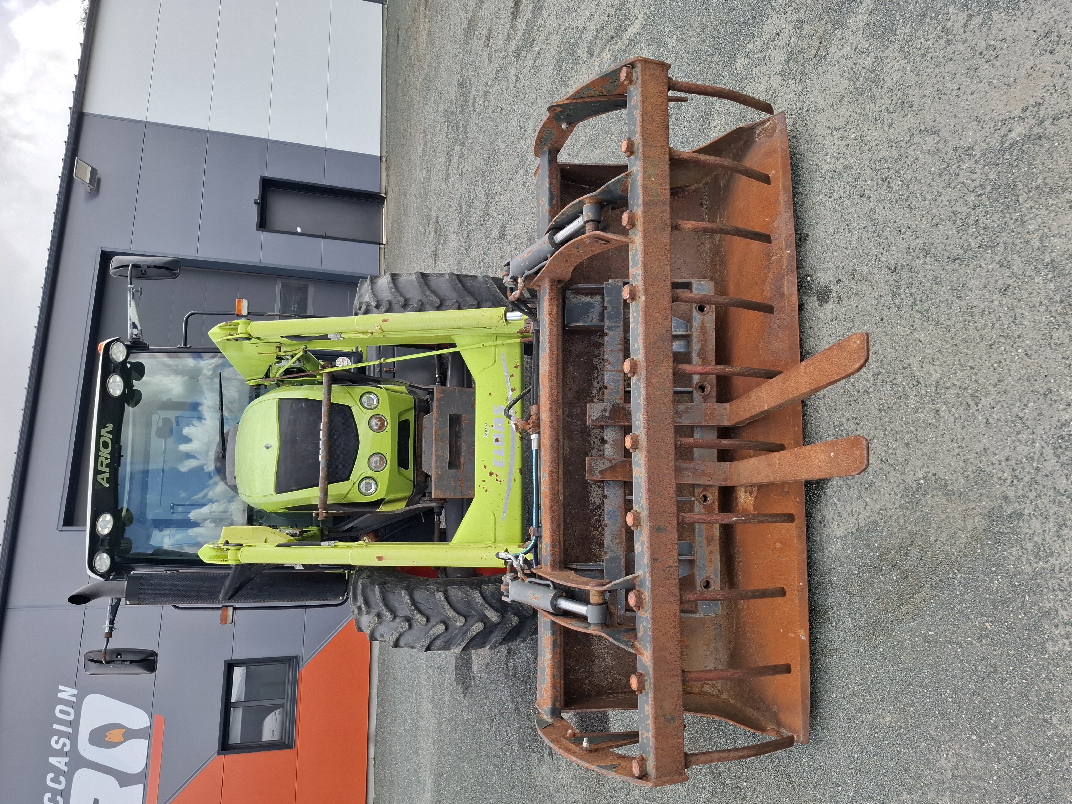 Claas Arion 410