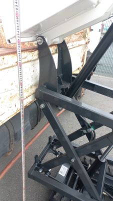 Brouette à moteur élévatrice