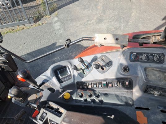 Kubota M135GX
