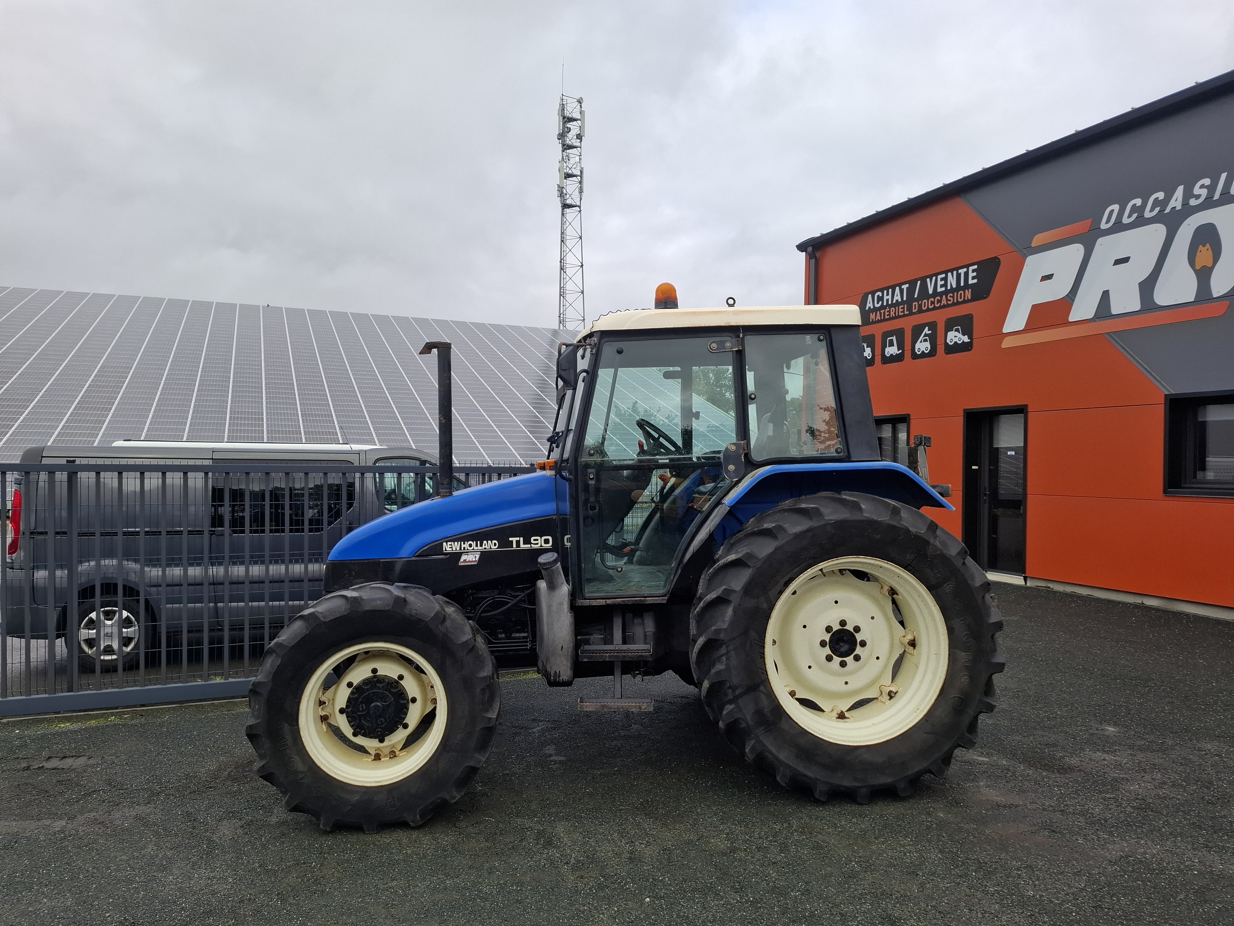 New Holland TL90