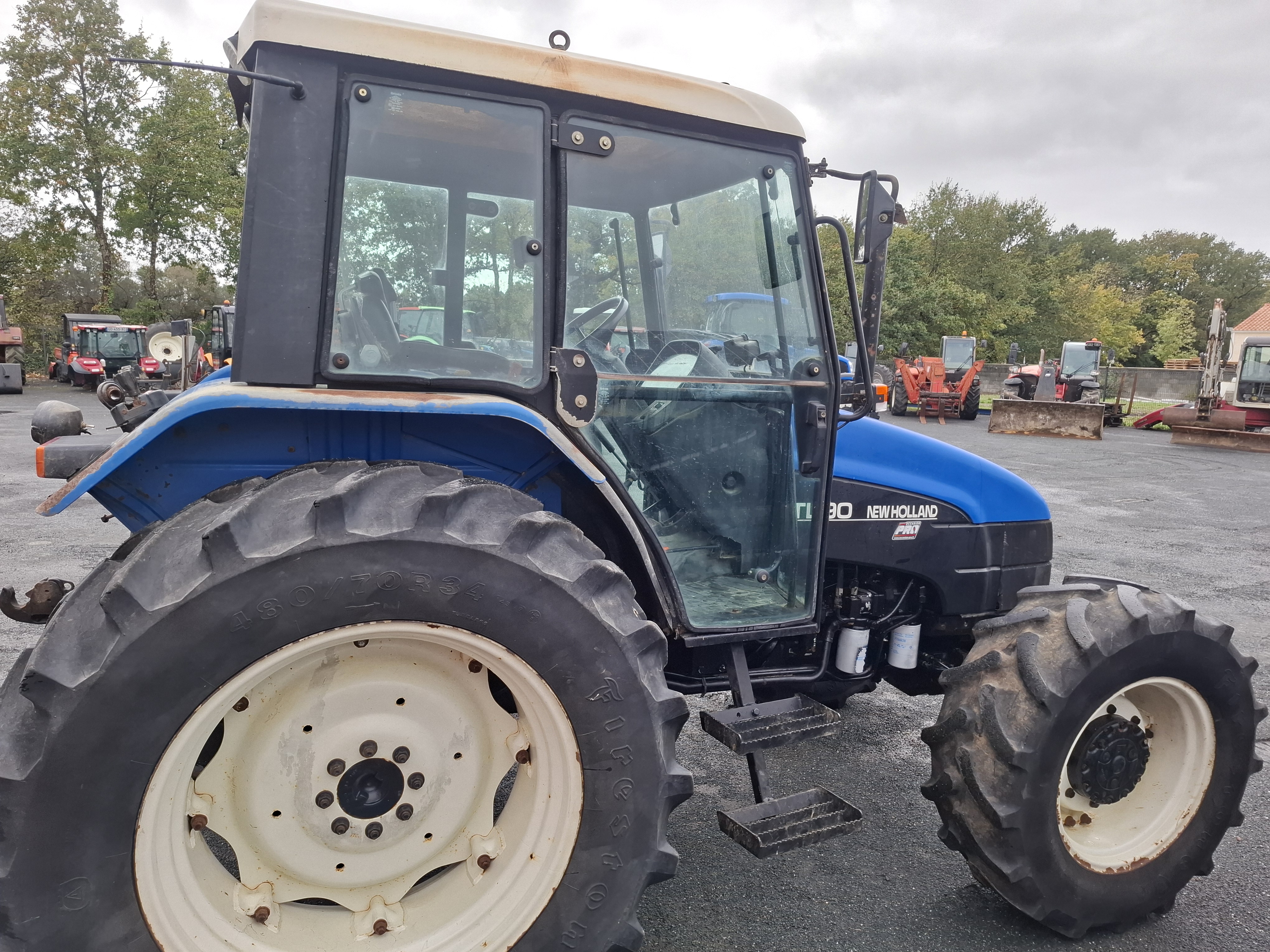 New Holland TL90