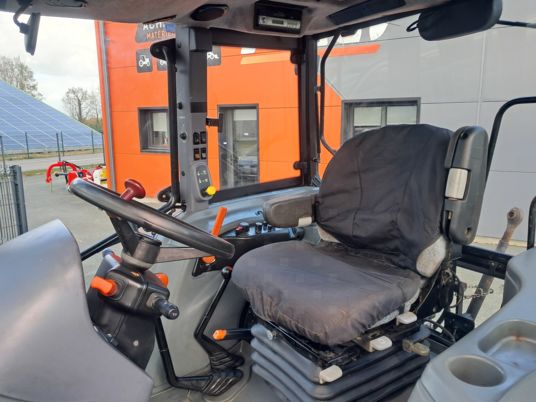 New Holland TL100A